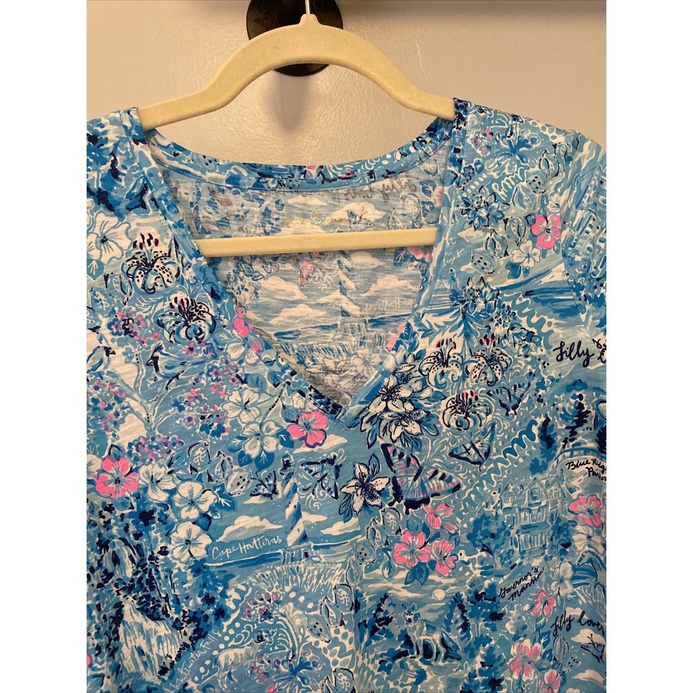 Lilly Pulitzer Etta V-Neck Top Blue Peri Lilly Loves‎ North Carolina Nc Size S - Picture 5 of 7
